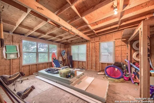 1108 Pebble Beach Dr NW Lakehills, TX 78063